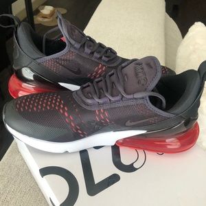 Nike Air Max 270- New - Mens size 9